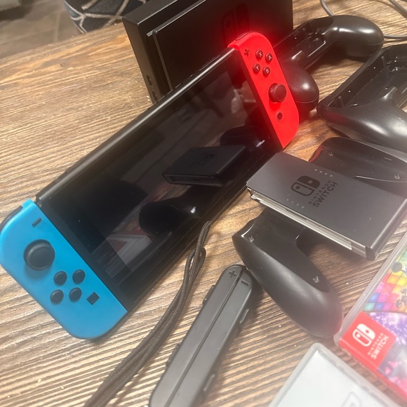 Nintendo Switch Bundle - Picture 6 of 9